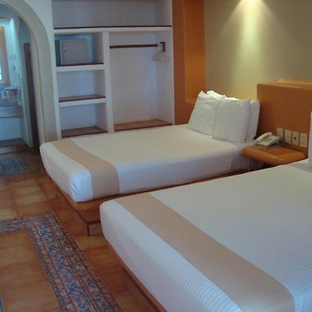 Hotel Villa Mexicana Сіуатанехо Екстер'єр фото